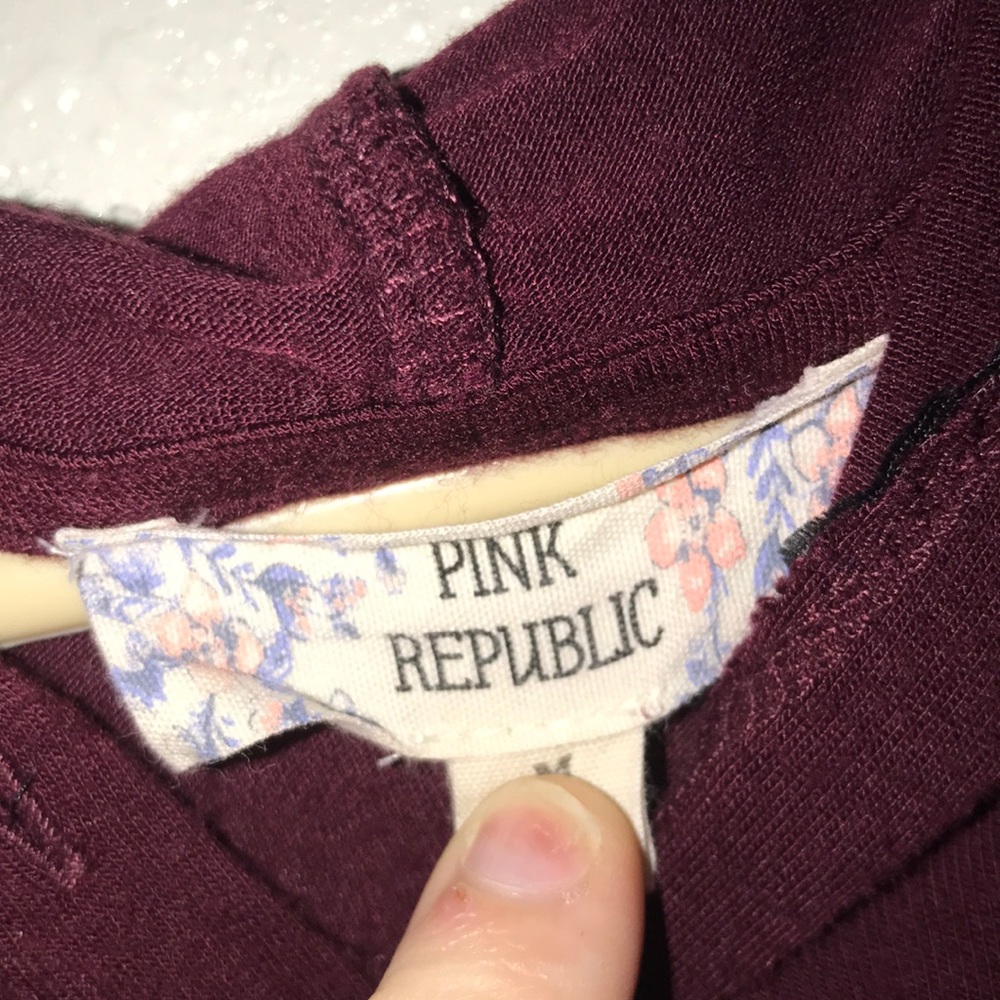 sweatshirt - Picture 2 of 3
